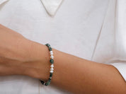 צמיד 'קלואי' אמרלד ופנינים