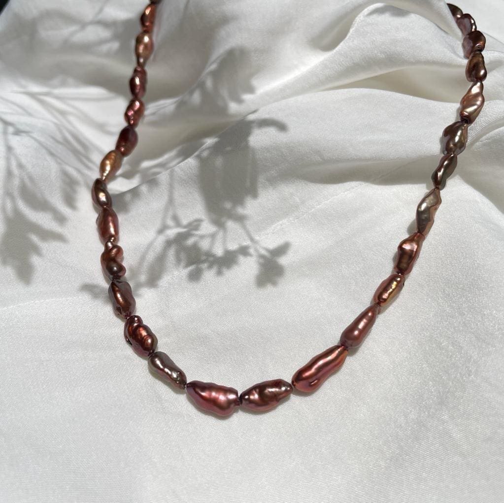 שרשרת פנינים אדומות