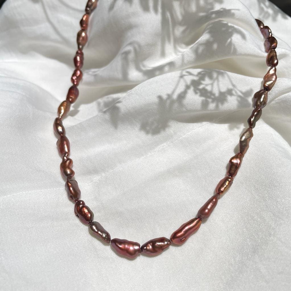 שרשרת פנינים אדומות