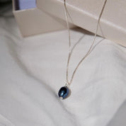 שרשרת 'YAHEL' פנינה כחולה