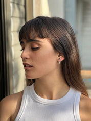 עגילי 'MISHEL' פנינה וזרקונים שחורים