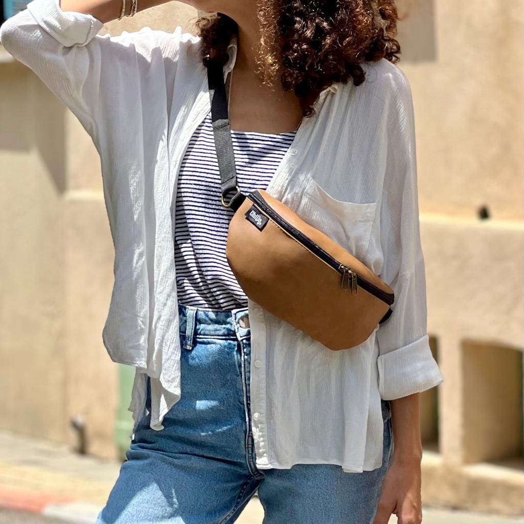 פאוץ' "הלגה" קאמל דמוי עור טקסטורה