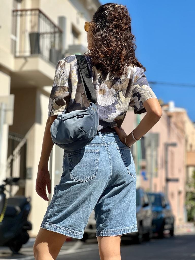 תיק צד ויטל כחול קטיפה