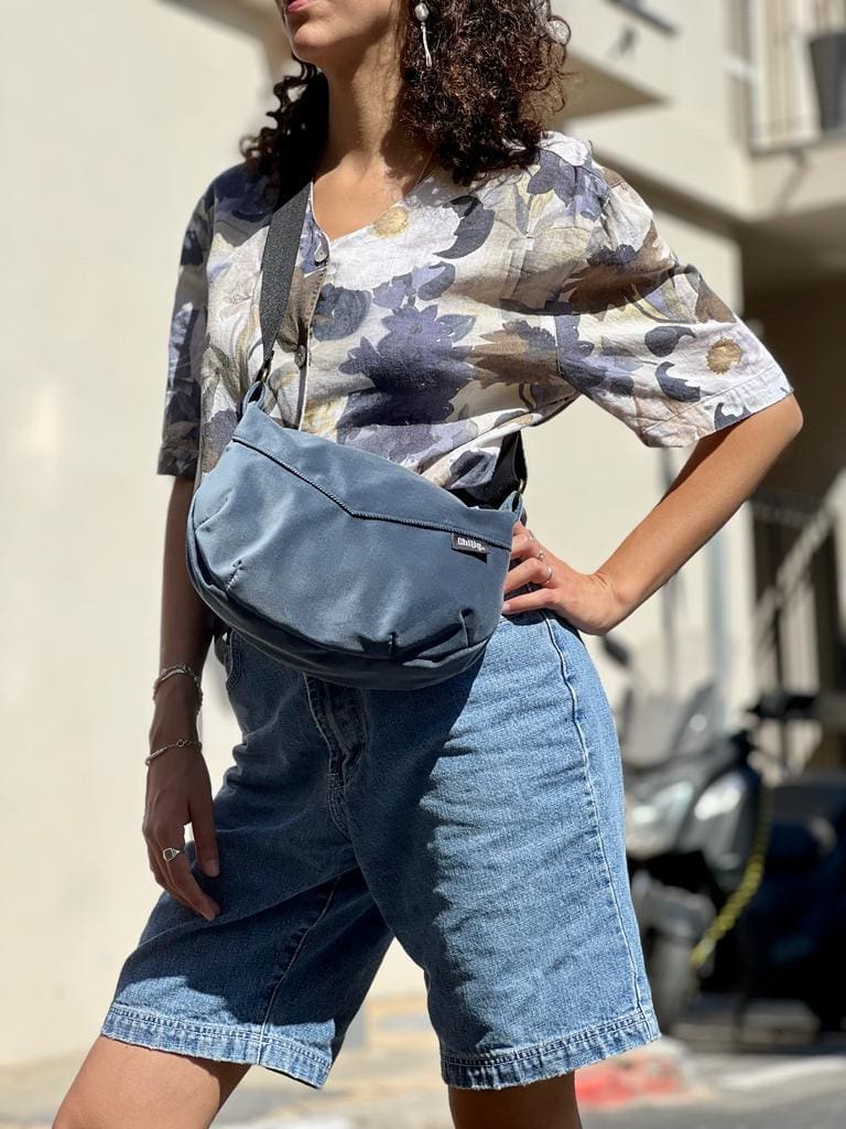 תיק צד ויטל כחול קטיפה