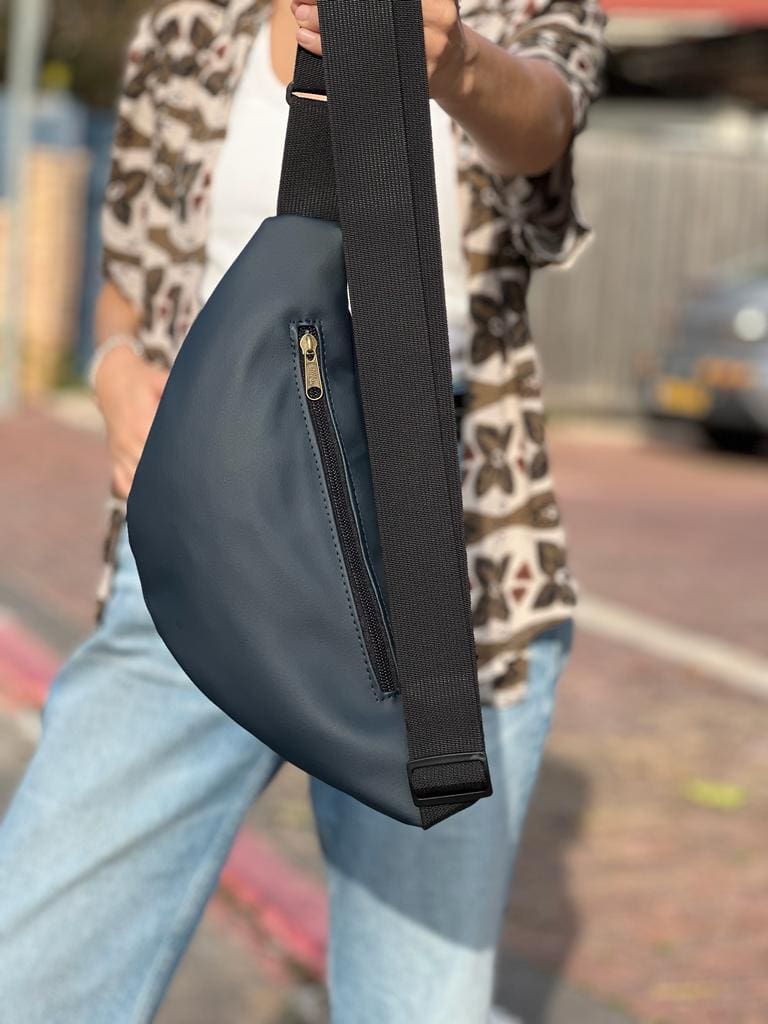 פאוץ' רוני גדול כחול כהה כהה דמוי עור