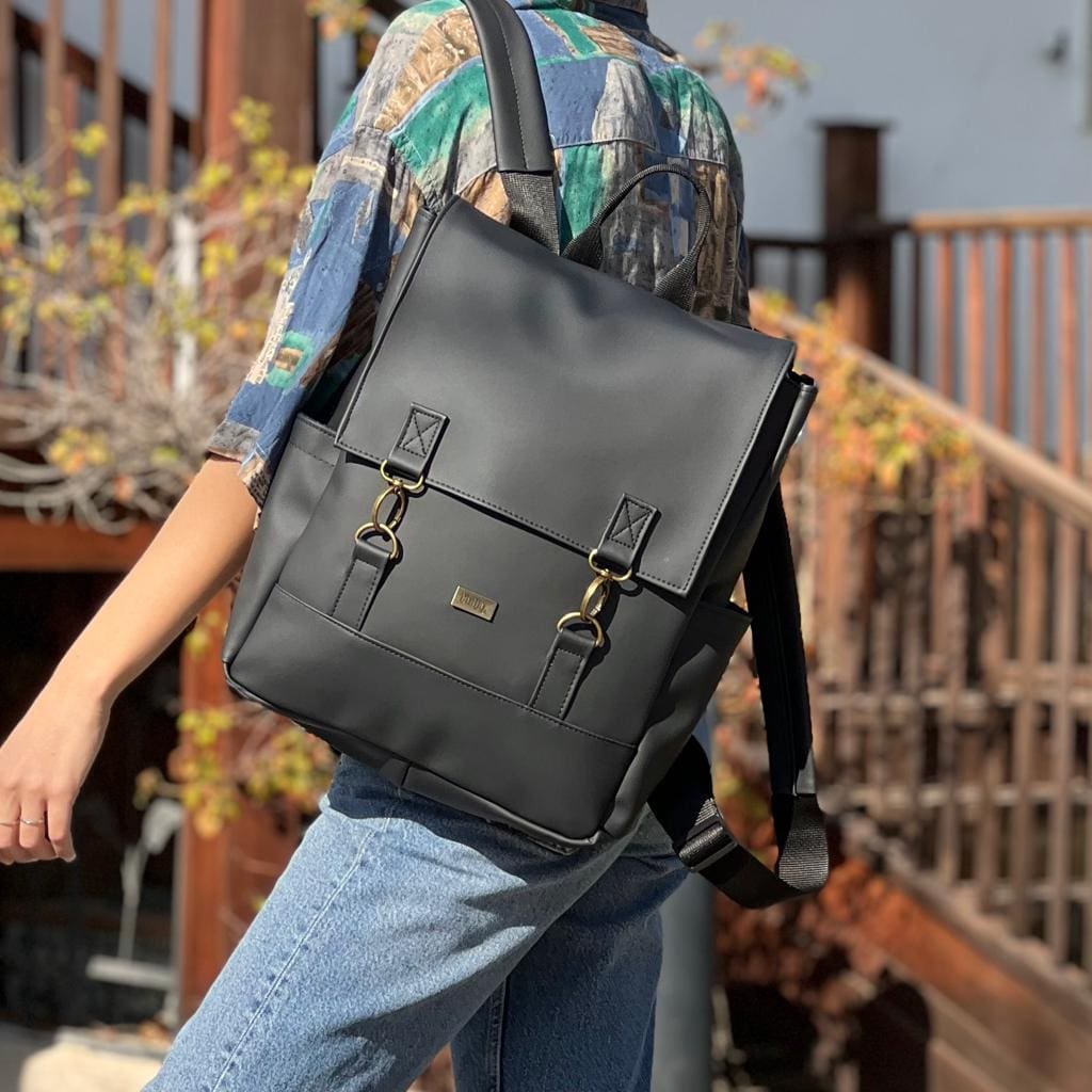 תיק גב Unicorn שחור דמוי עור