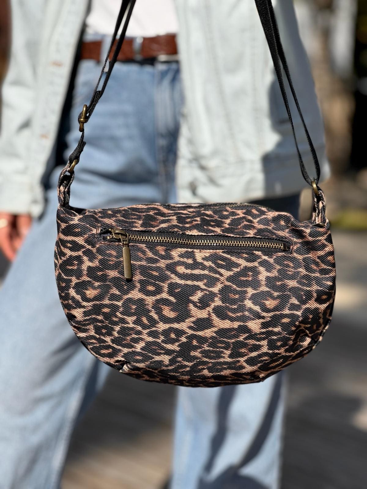 תיק צד ויטל מנומר חדש