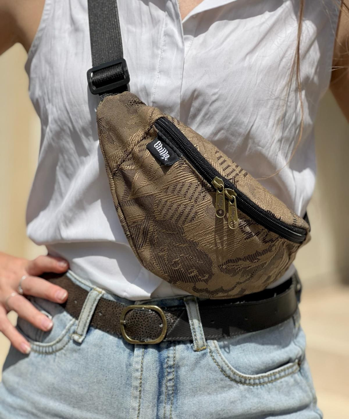 פאוץ' רוני חום רקום