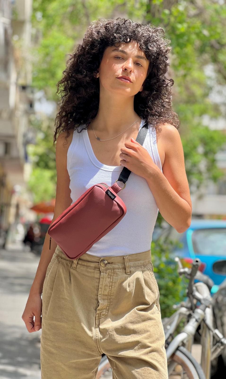 פאוץ' 'לורנס' דמוי עור דובדבן