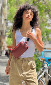 פאוץ' 'לורנס' דמוי עור דובדבן