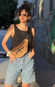 פאוץ' רוני גדול קטיפה חום זהוב