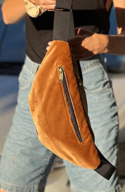 פאוץ' רוני גדול קטיפה חום זהוב