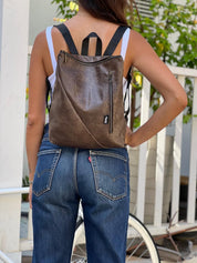 תיק רעות חום דמוי עור