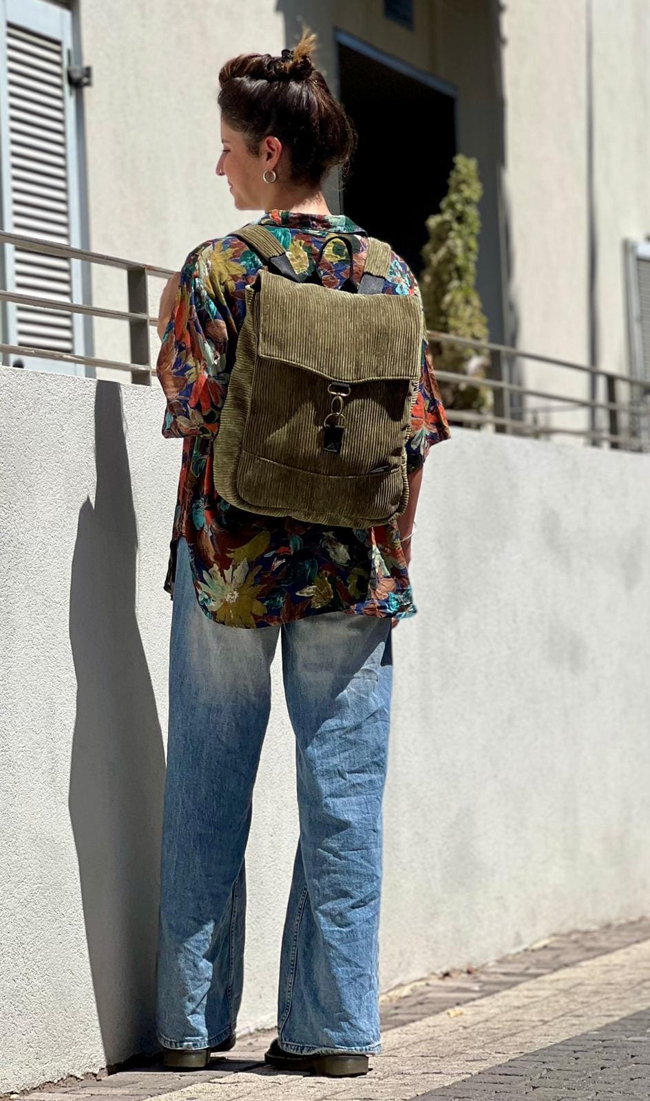 תיק גב סטודנטס בינוני ירוק זית קורדרוי