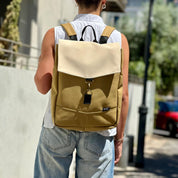 תיק גב סטודנטס בינוני חרדל קנבס ושמנת נובוק