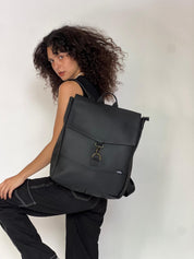 תיק סטודנט שחור דמוי עור