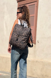 תיק סטודנטס גדול מנומר היסטרי!