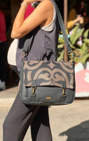 תיק גב/צד Jaffa גדול שחור עיטורים