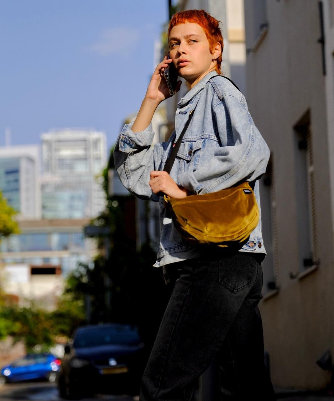 תיק צד ויטל חרדל קטיפה