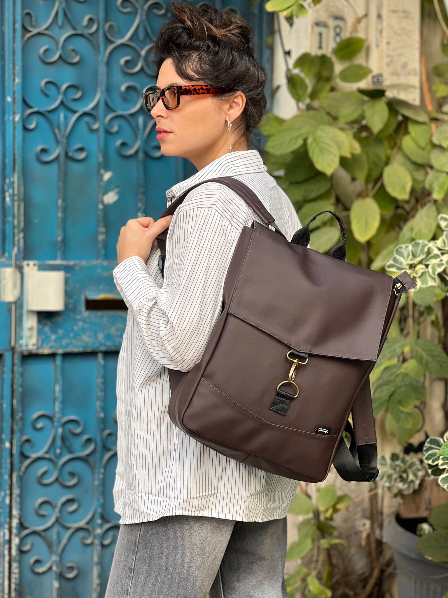 תיק גב סטודנטס בינוני חום שוקולד