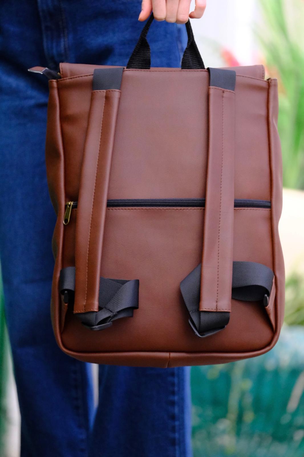 תיק גב סטודנטס בינוני חום אדמה