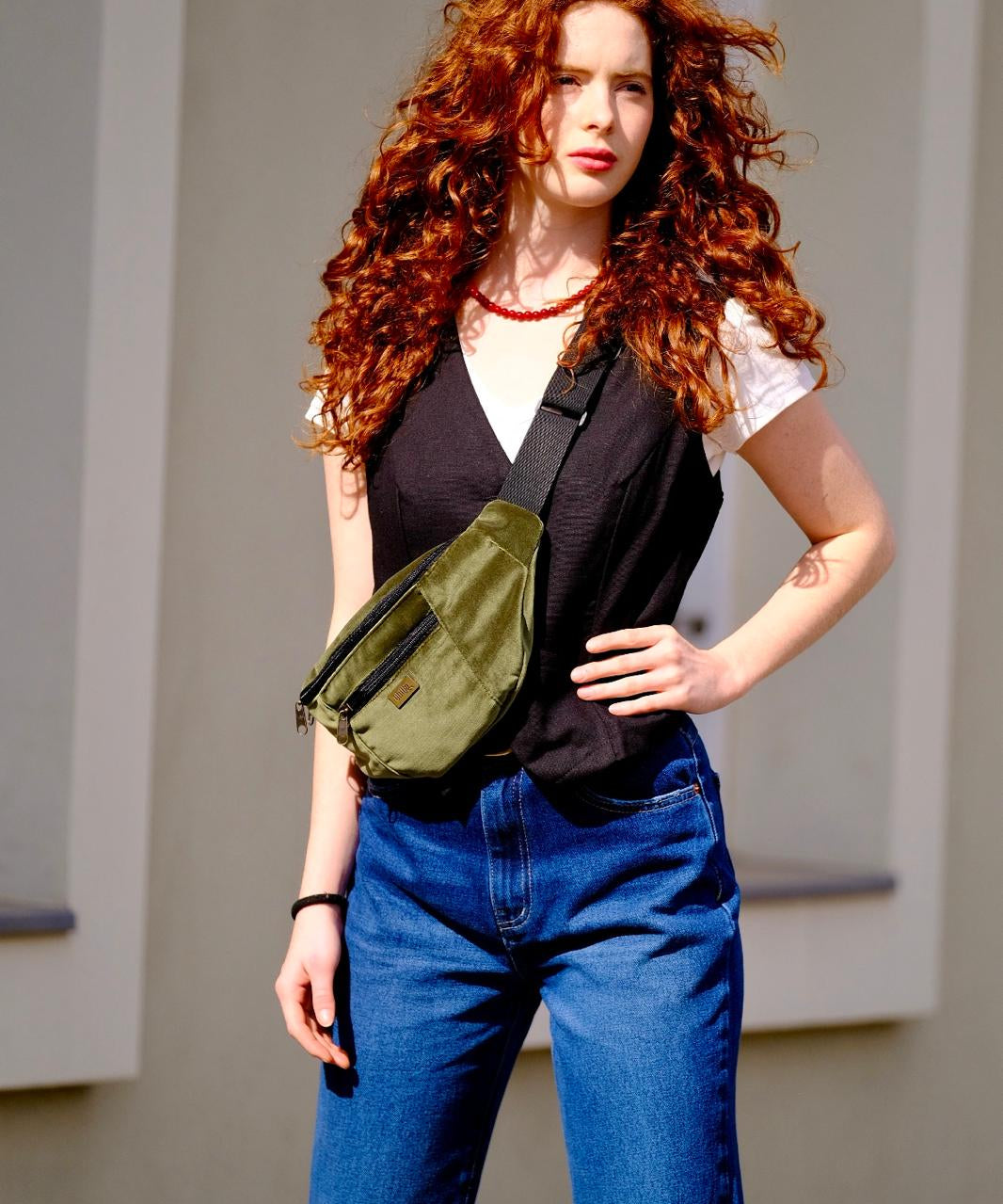 פאוץ' רוני גדול ירוק עתיק קטיפה