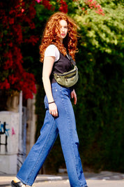 פאוץ' רוני גדול ירוק עתיק קטיפה