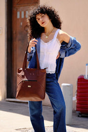 תיק צד Tommy גדול חום אדמה