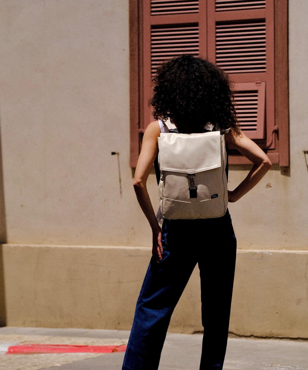 תיק סטודנטס בינוני שמנת