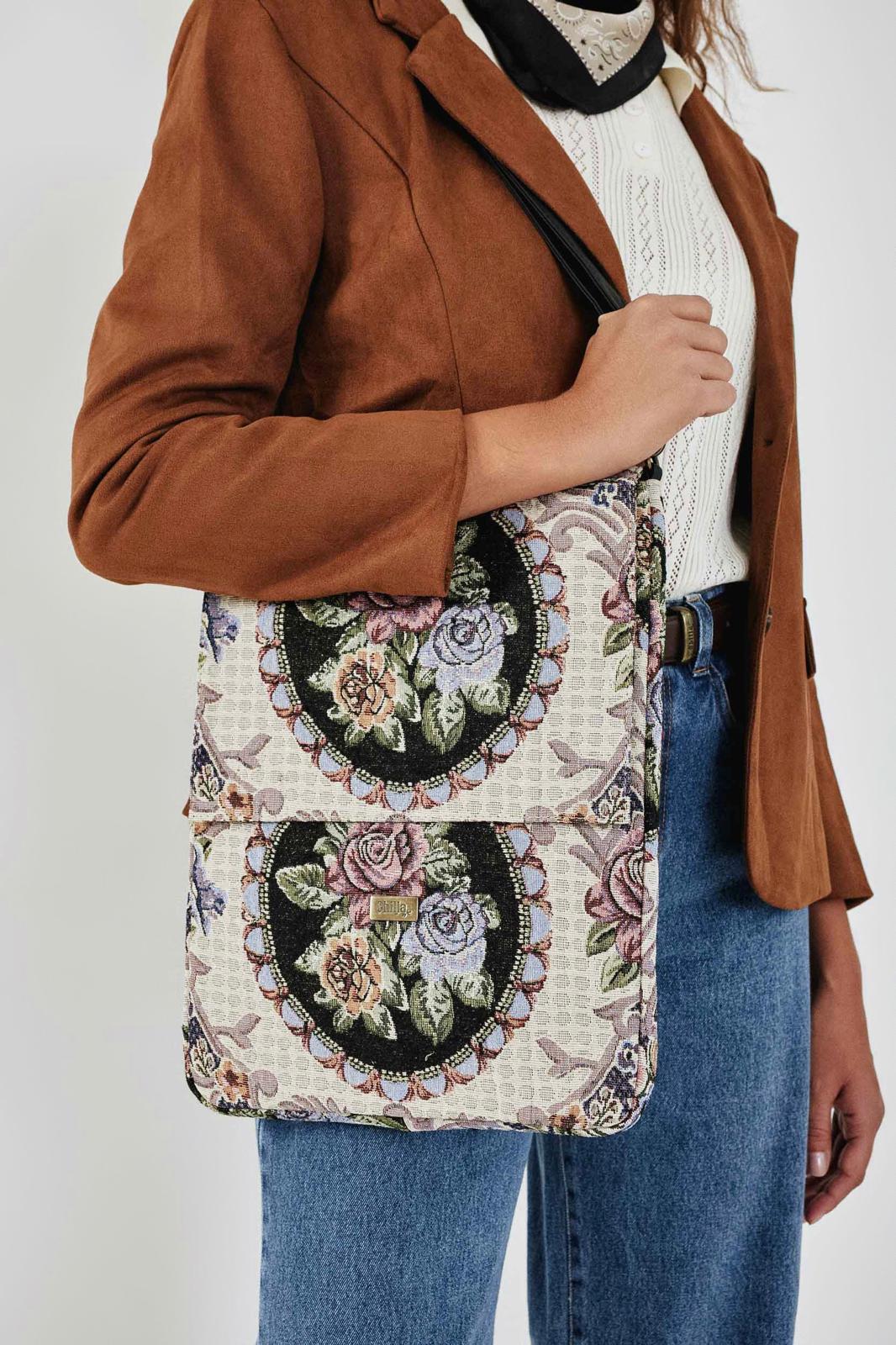 Vintage Floral Laptop Case with a Removable Strap