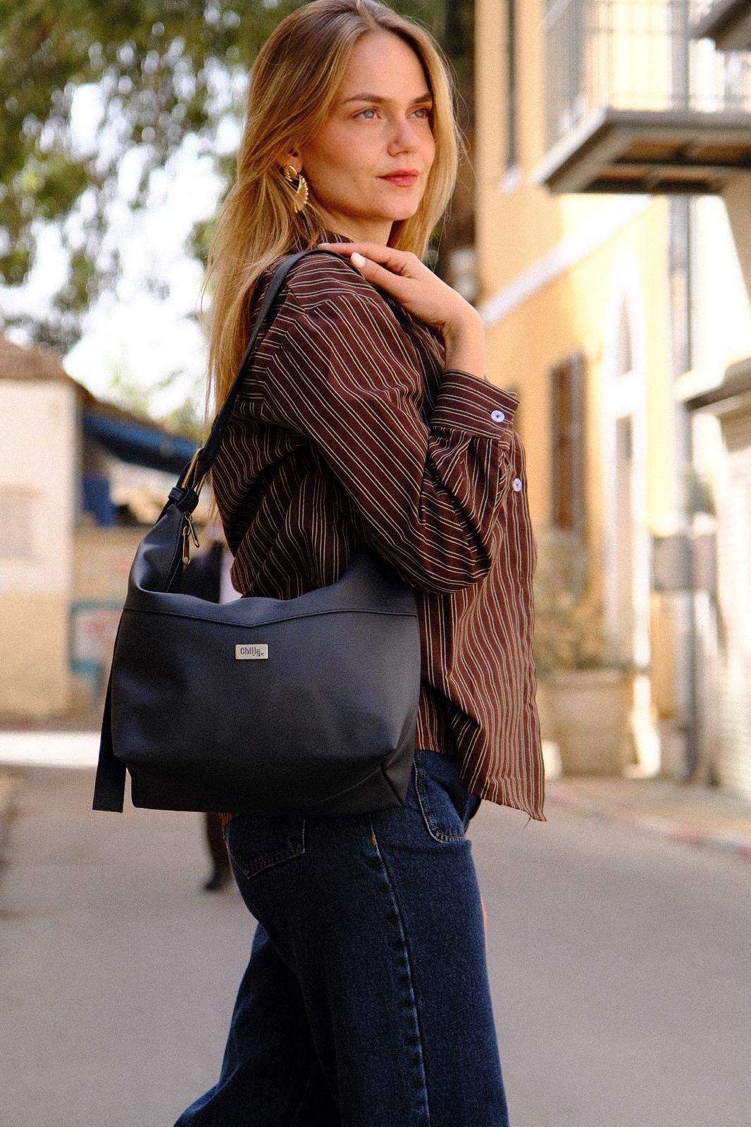 Luna Large Crossbody Bag – Black Matte Vegan Leather