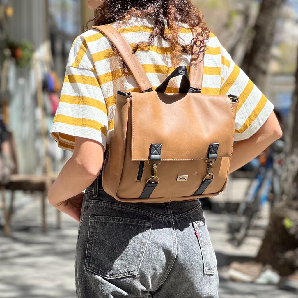 Kamelfarbener „Jaffa“-Rucksack/Seitentasche aus veganem Leder
