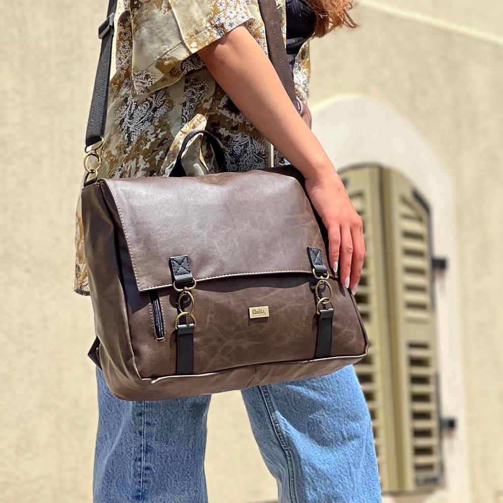 Brauner, großer „Jaffa“-Rucksack/Seitentasche aus veganem Leder