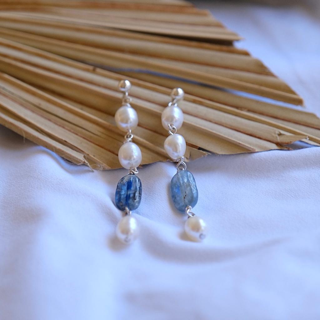 'Shaya' 925 Silver and Pearls Earrings